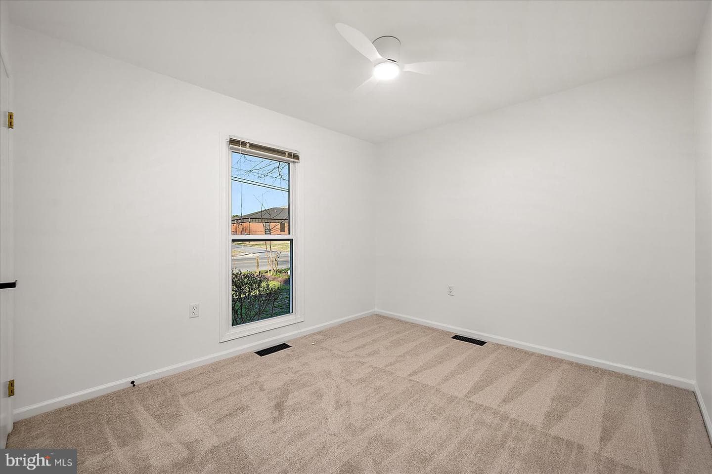 302 Franklin Avenue photo 24