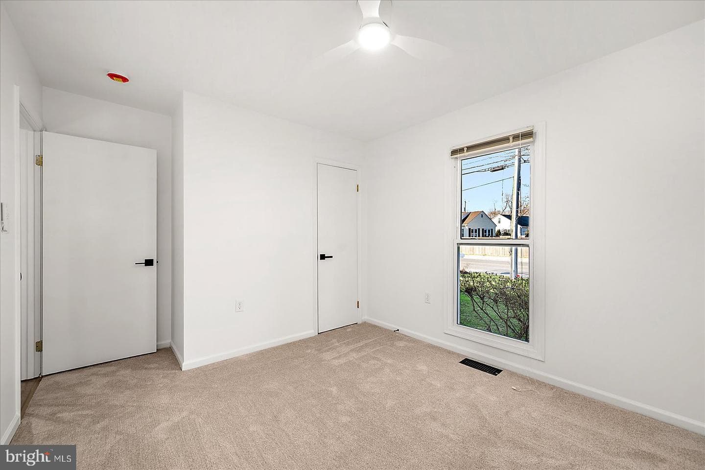 302 Franklin Avenue photo 26