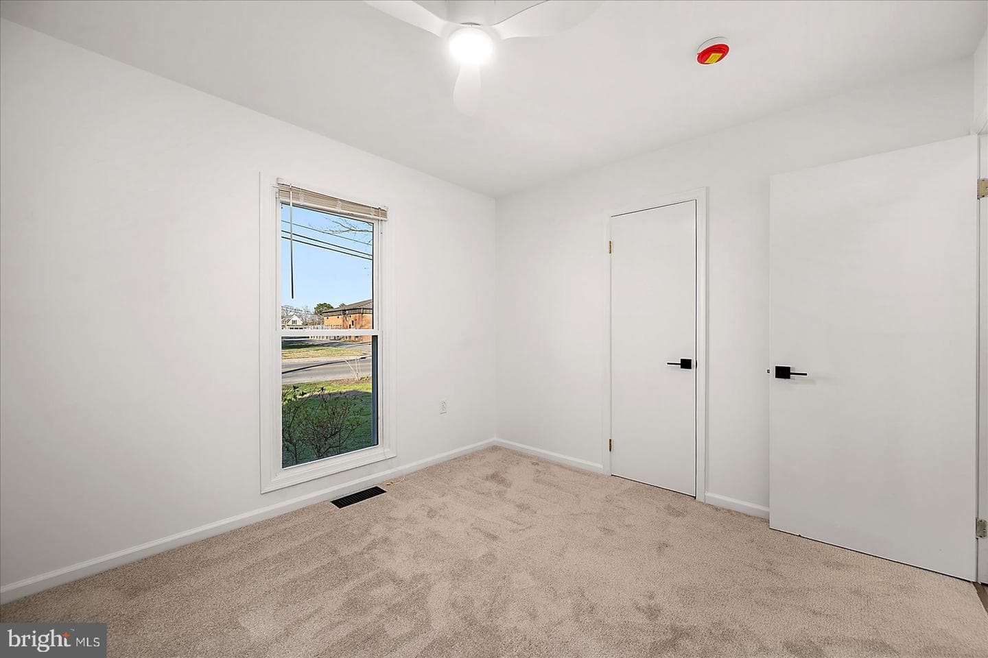 302 Franklin Avenue photo 31