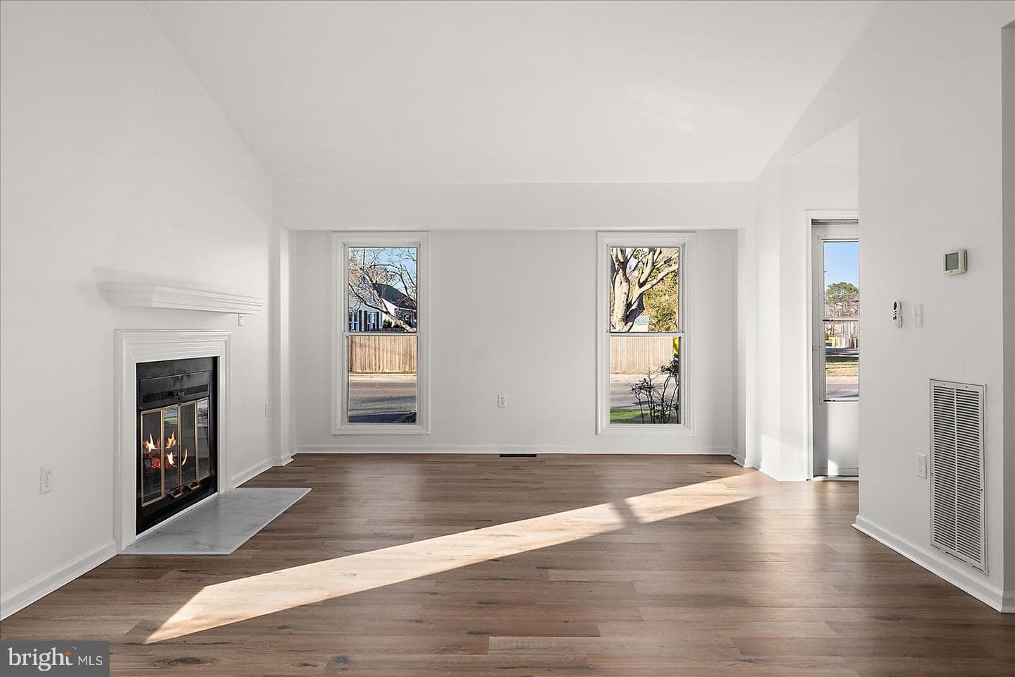 302 Franklin Avenue photo 8