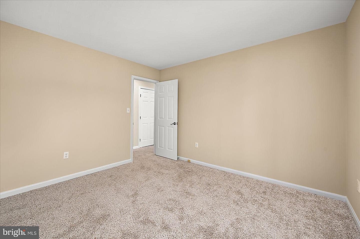 37 Watertown Road photo 31