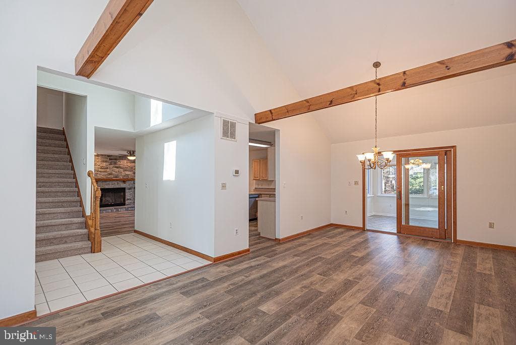 65 Cresthaven Drive photo 16