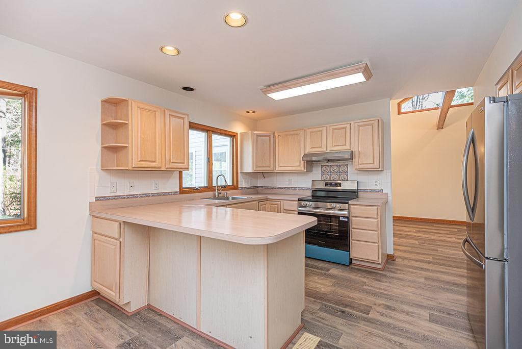 65 Cresthaven Drive photo 17