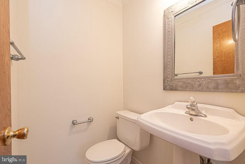 65 Cresthaven Drive photo 26