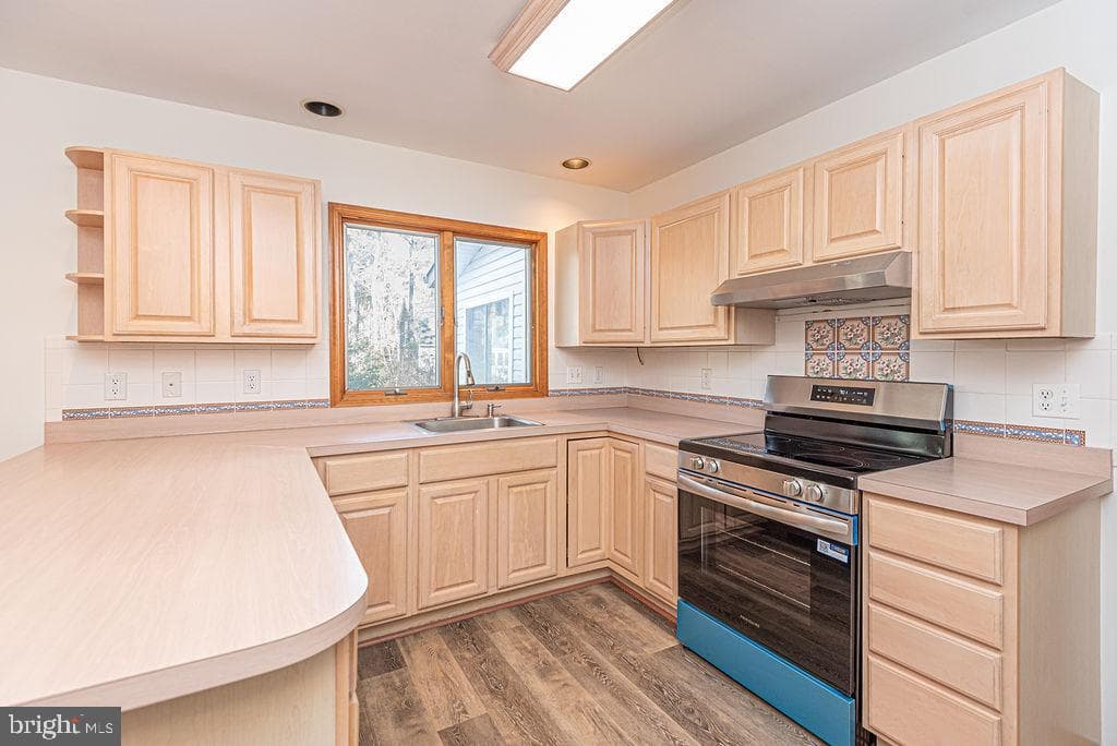 65 Cresthaven Drive photo 30