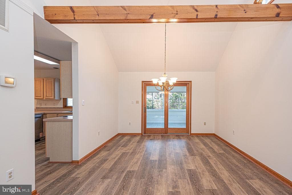 65 Cresthaven Drive photo 32