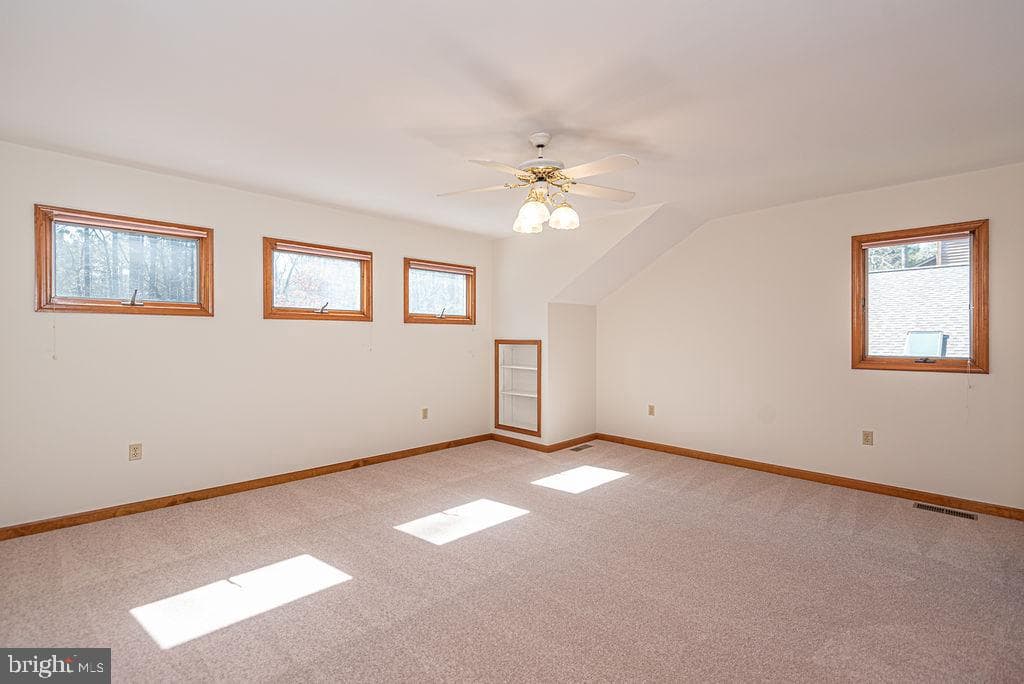 65 Cresthaven Drive photo 34