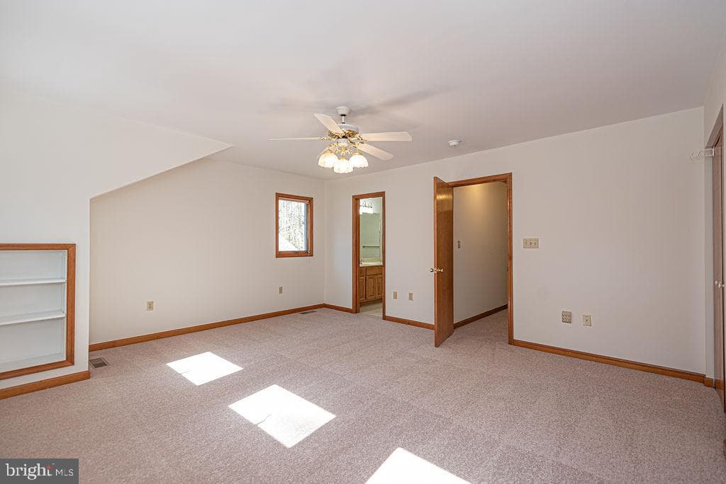 65 Cresthaven Drive photo 37