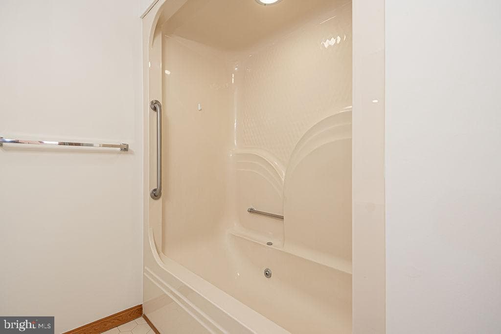65 Cresthaven Drive photo 39