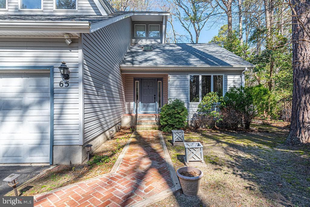 65 Cresthaven Drive photo 4