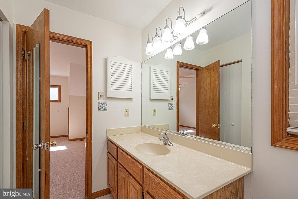 65 Cresthaven Drive photo 40