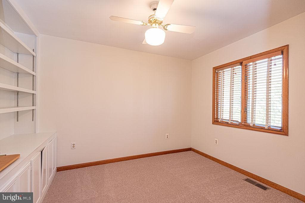 65 Cresthaven Drive photo 42
