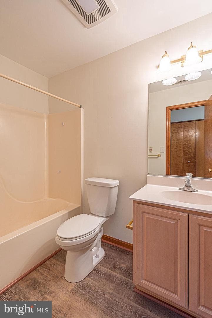 65 Cresthaven Drive photo 46