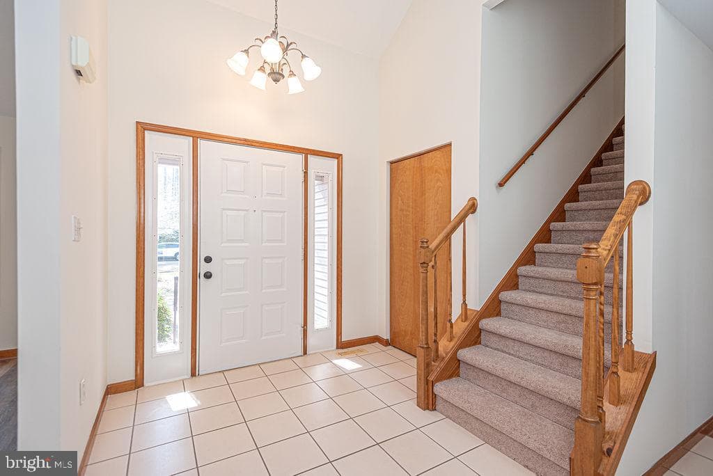 65 Cresthaven Drive photo 6