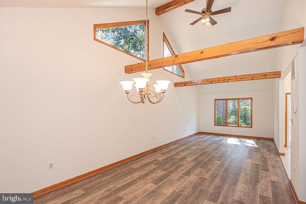 65 Cresthaven Drive photo 9