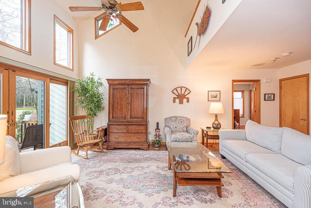 562 Ocean Parkway photo 10