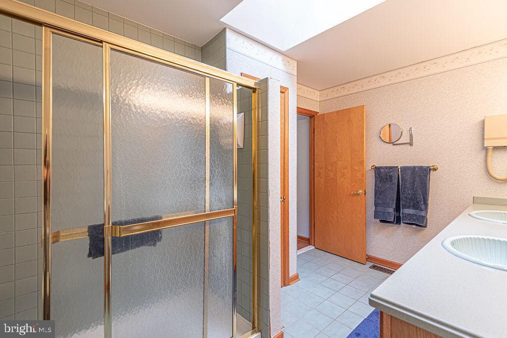 562 Ocean Parkway photo 37