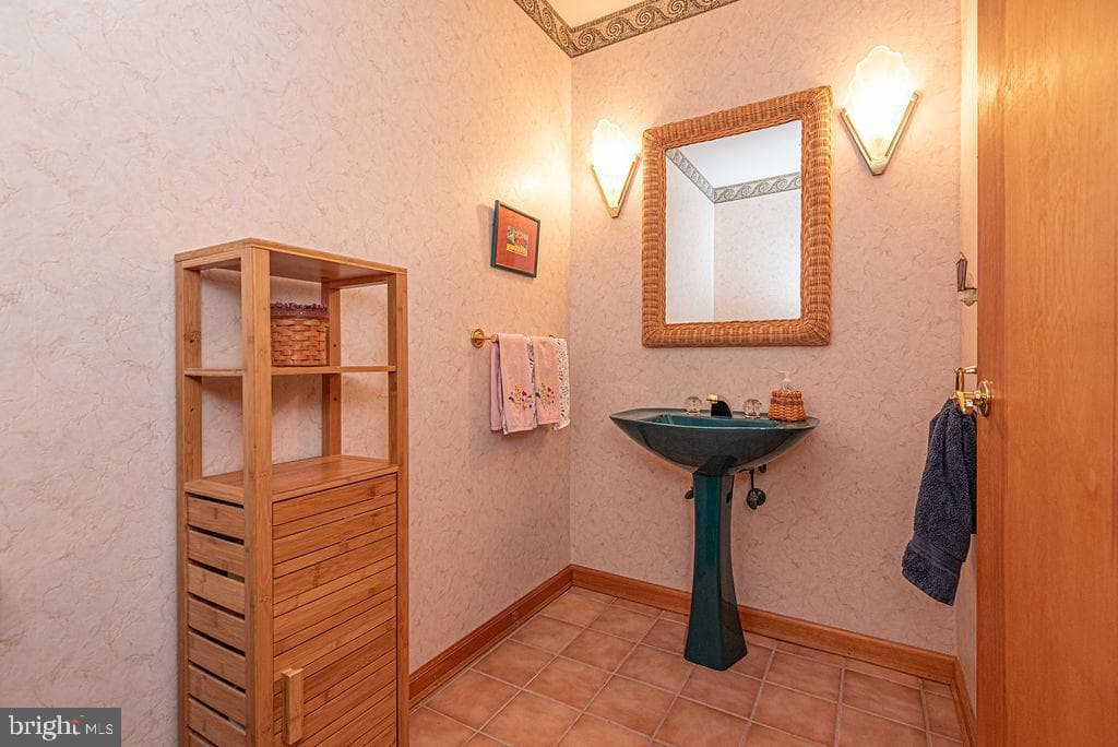 562 Ocean Parkway photo 42
