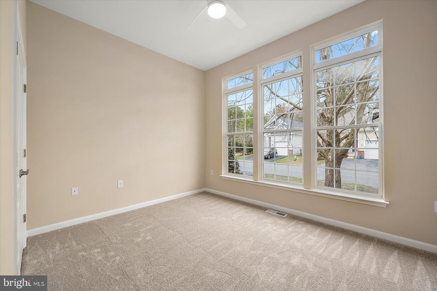 5 Chatham Court photo 29