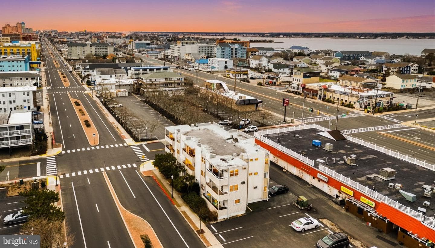 2801 N Baltimore Avenue #309 Holiday Plaza photo 6