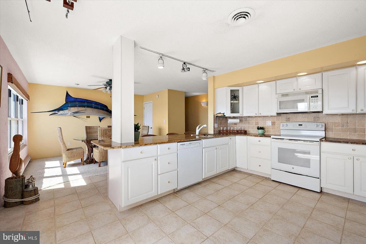 6201 Atlantic Avenue #806 photo 20