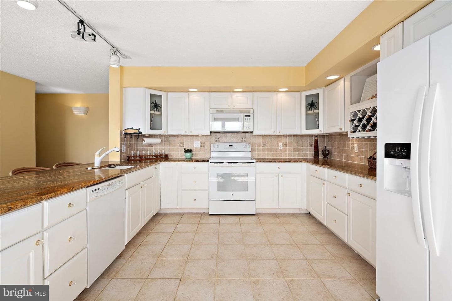 6201 Atlantic Avenue #806 photo 22