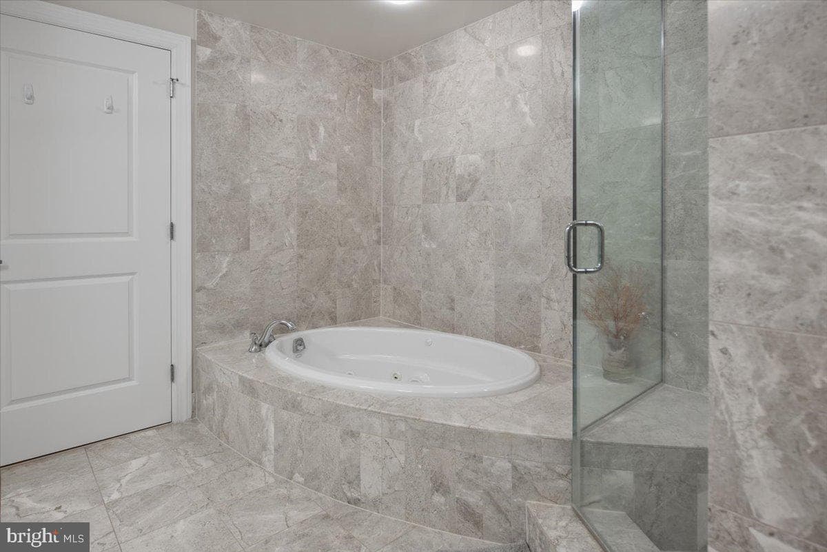 2 48th Street #1602 photo 29