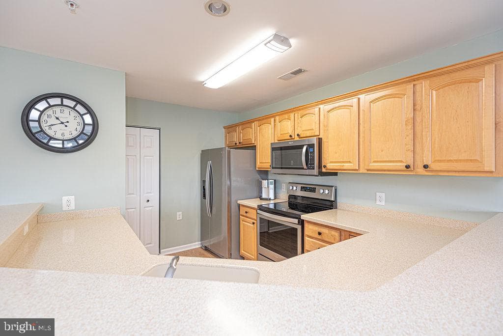 7710 Yacht Club Drive #314 photo 25