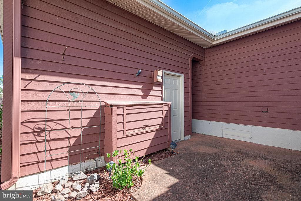 31 Watergreen Lane photo 37