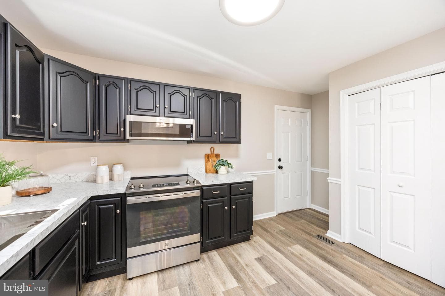 2033 Wildwood Trail photo 23