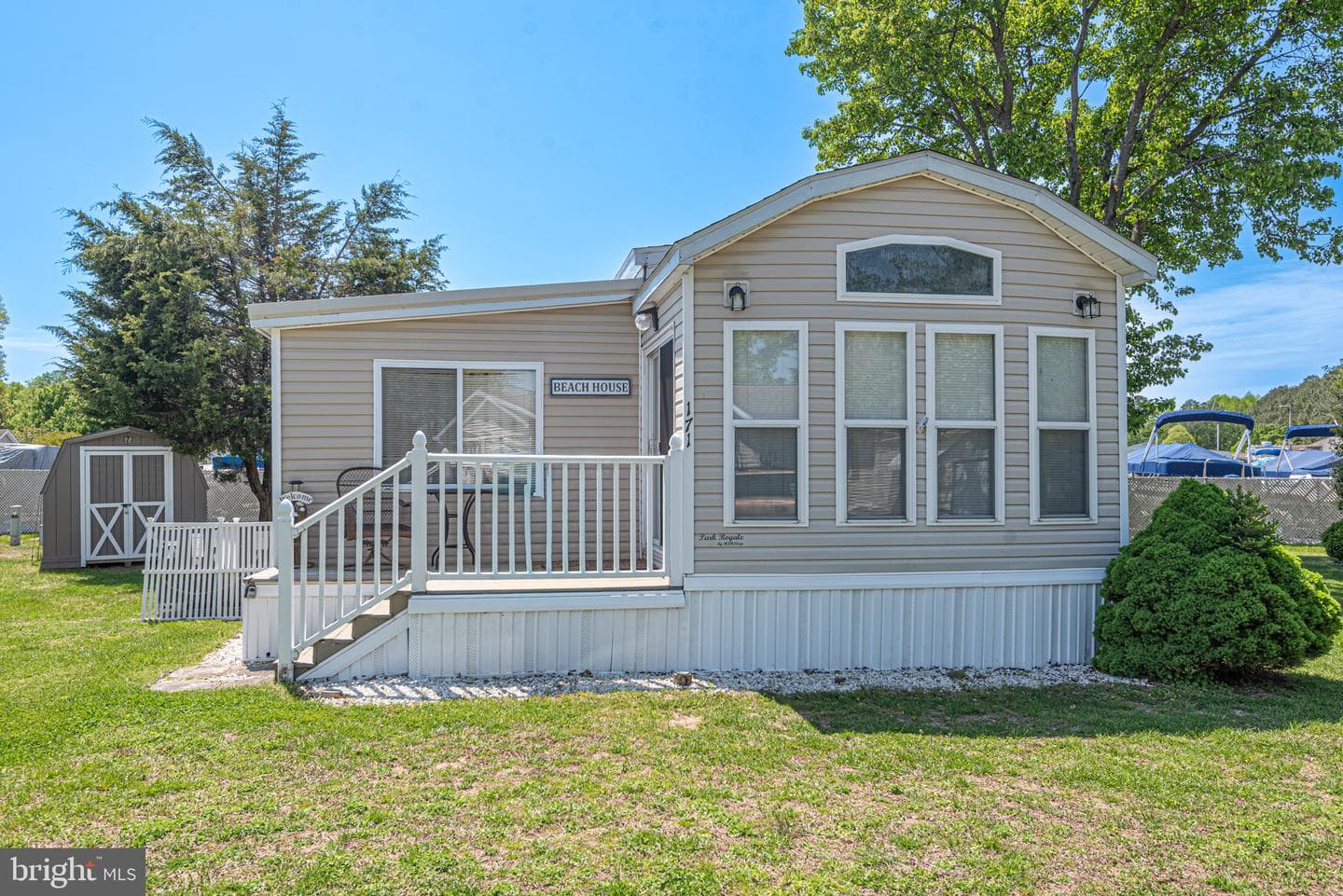 171 Ocean Oval Drive, Berlin