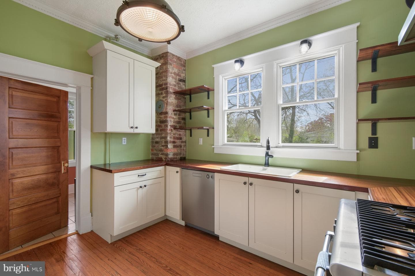 301 W Market Street photo 23