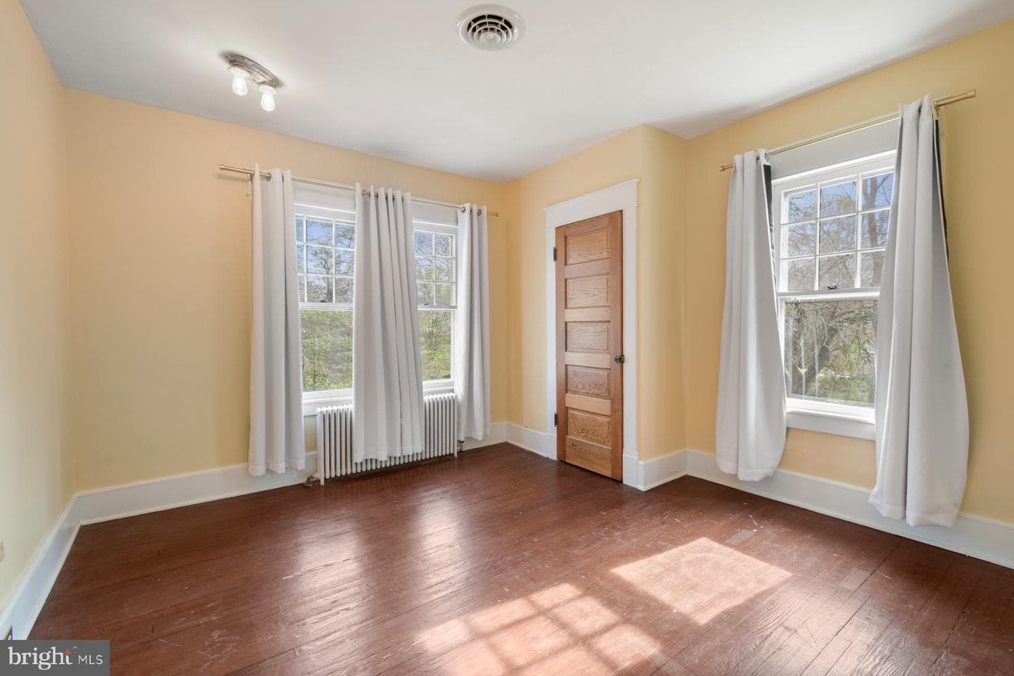 301 W Market Street photo 40