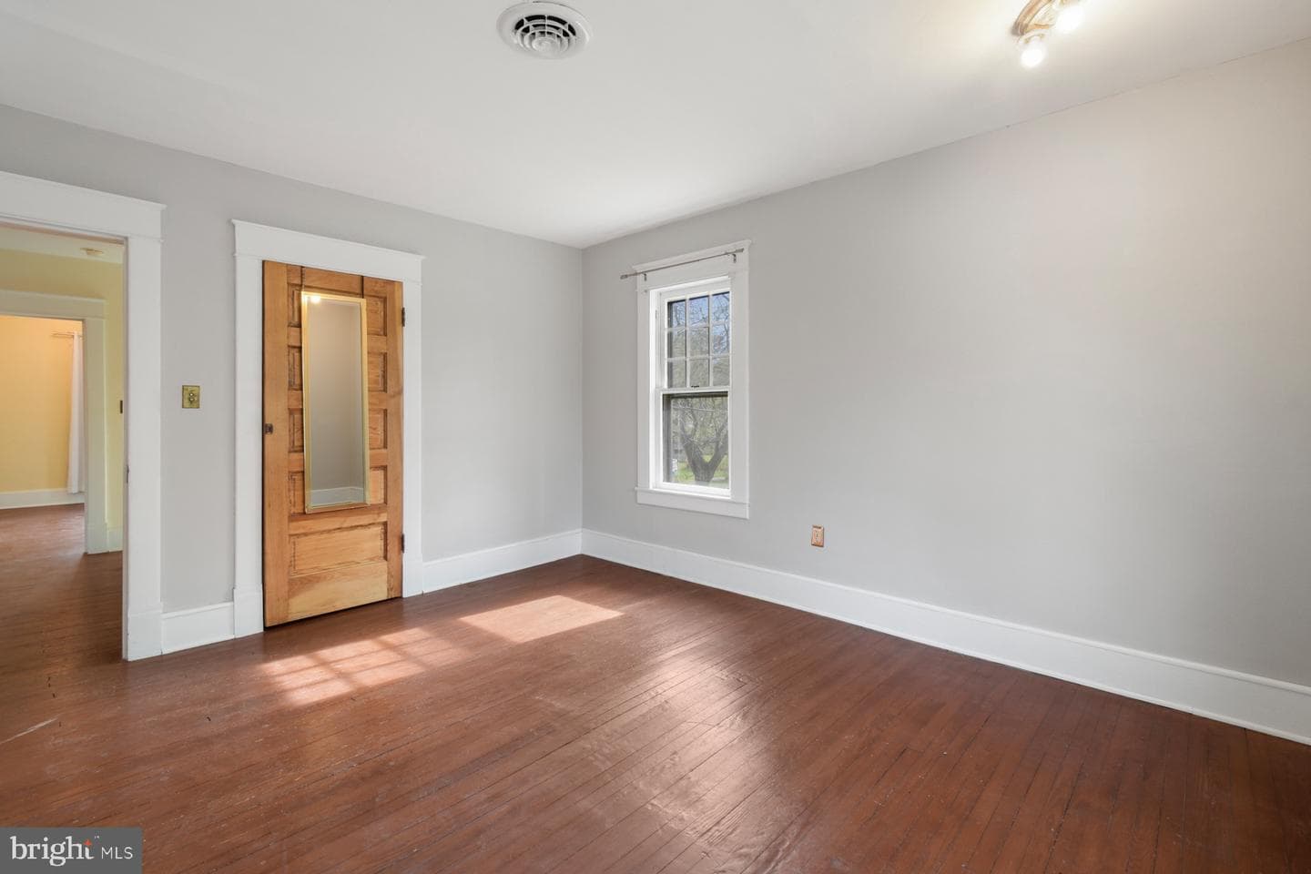 301 W Market Street photo 47