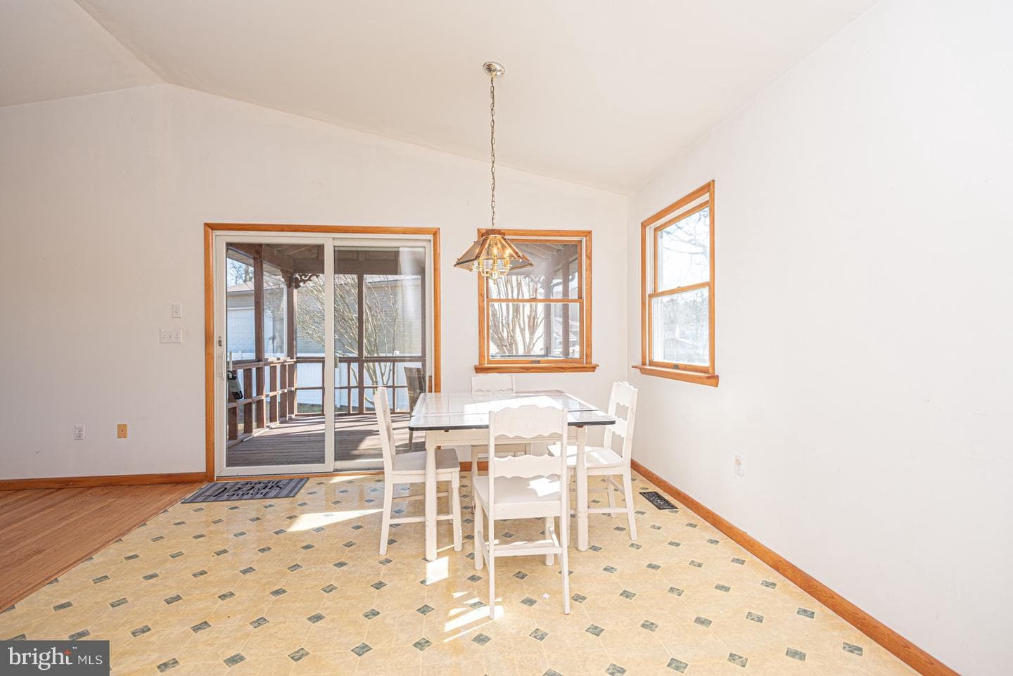 10333 Tudor Road photo 8