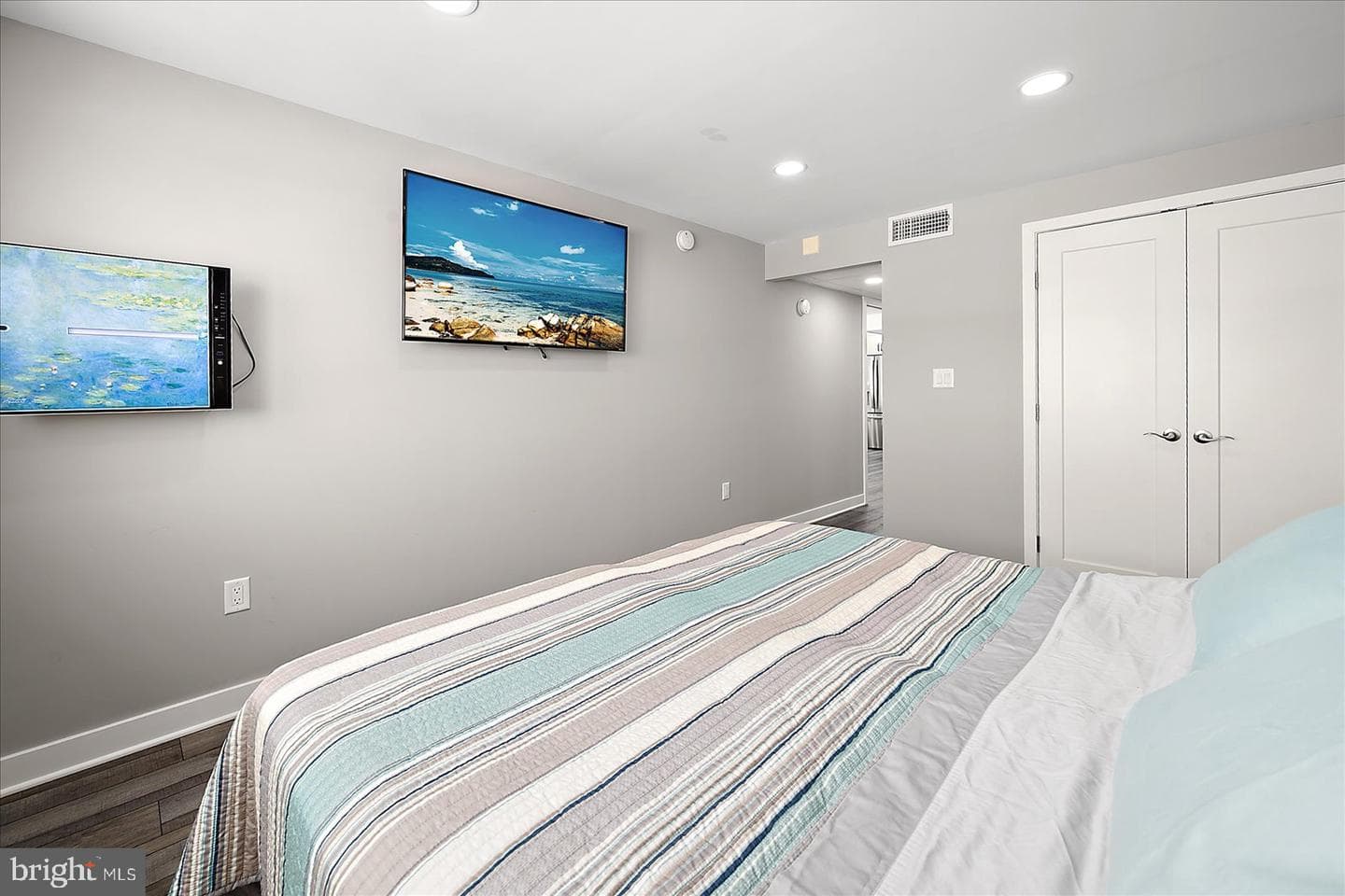 7209 Atlantic Avenue #401 photo 32