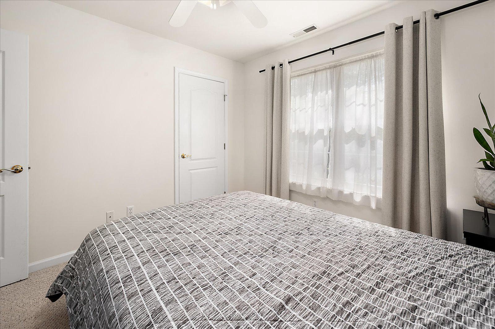 2 Moonraker Road photo 27