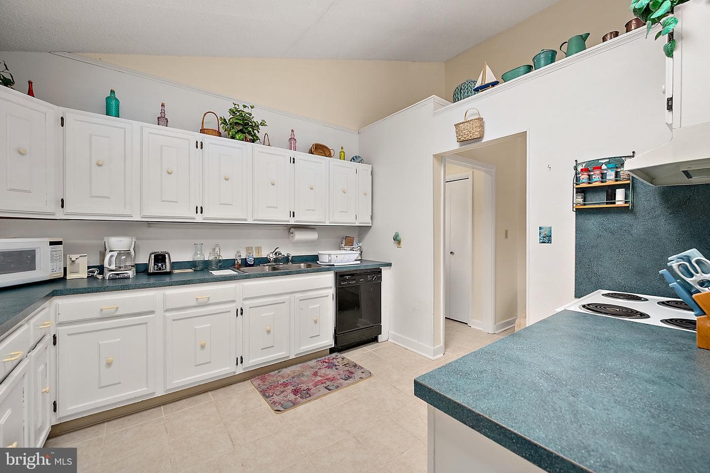 354 Ocean Parkway photo 25