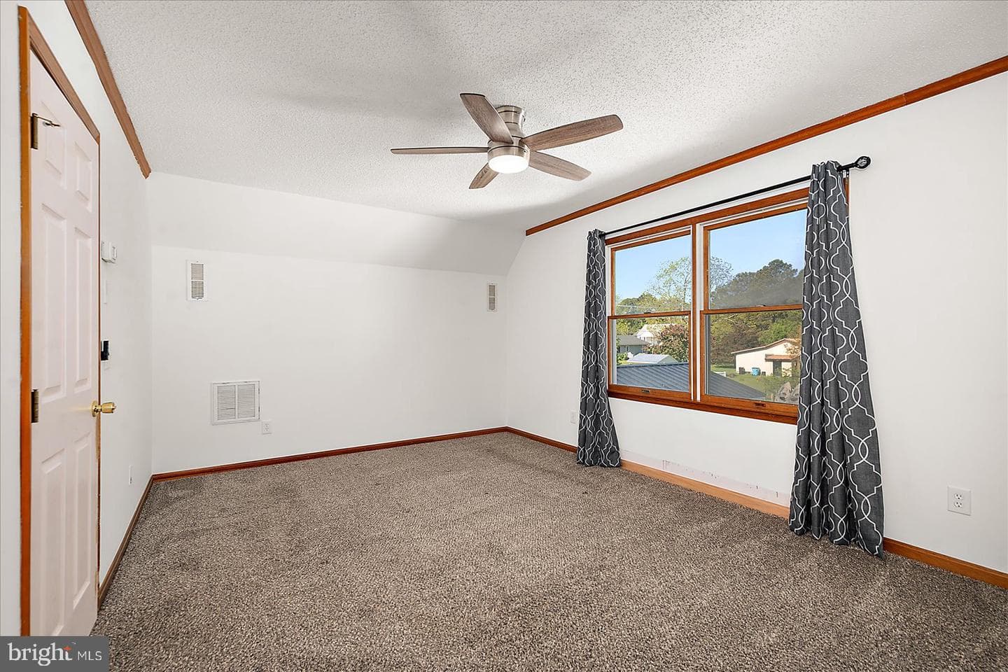 12912 Pine Street photo 31
