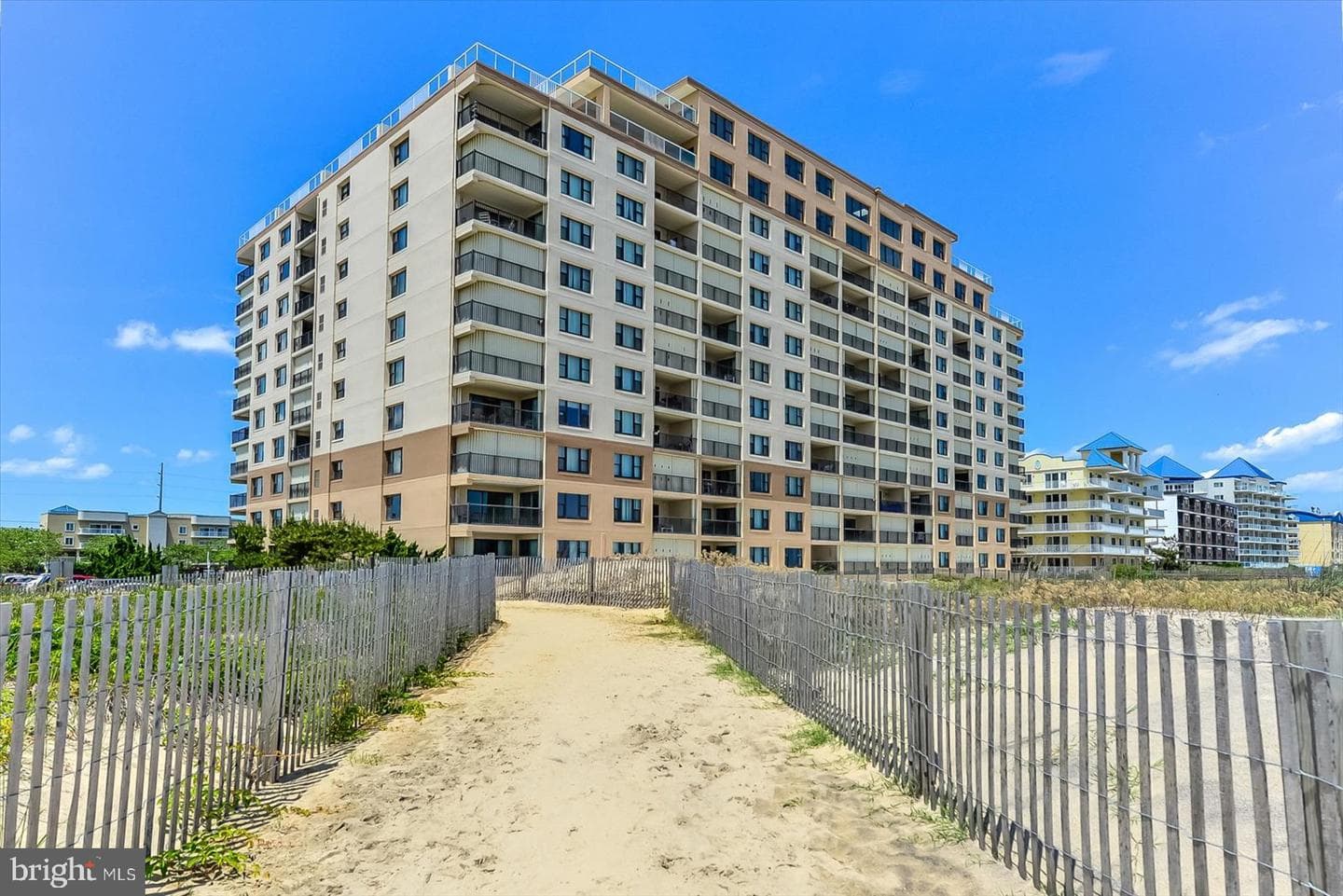 5801 Atlantic Ave # 608 photo 2