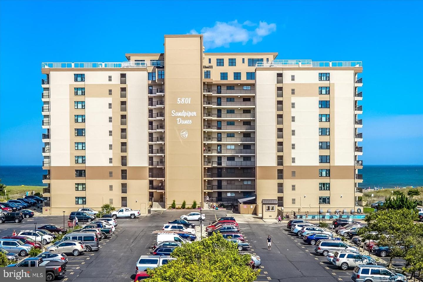 5801 Atlantic Ave # 608 photo 32