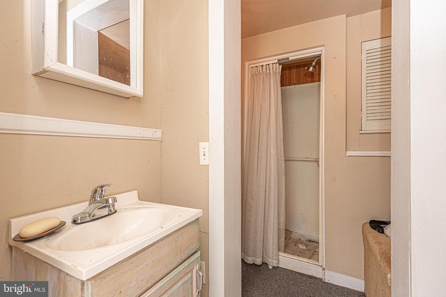 8318 Langmaid Road photo 100