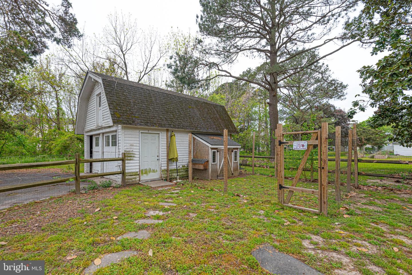 8318 Langmaid Road photo 103