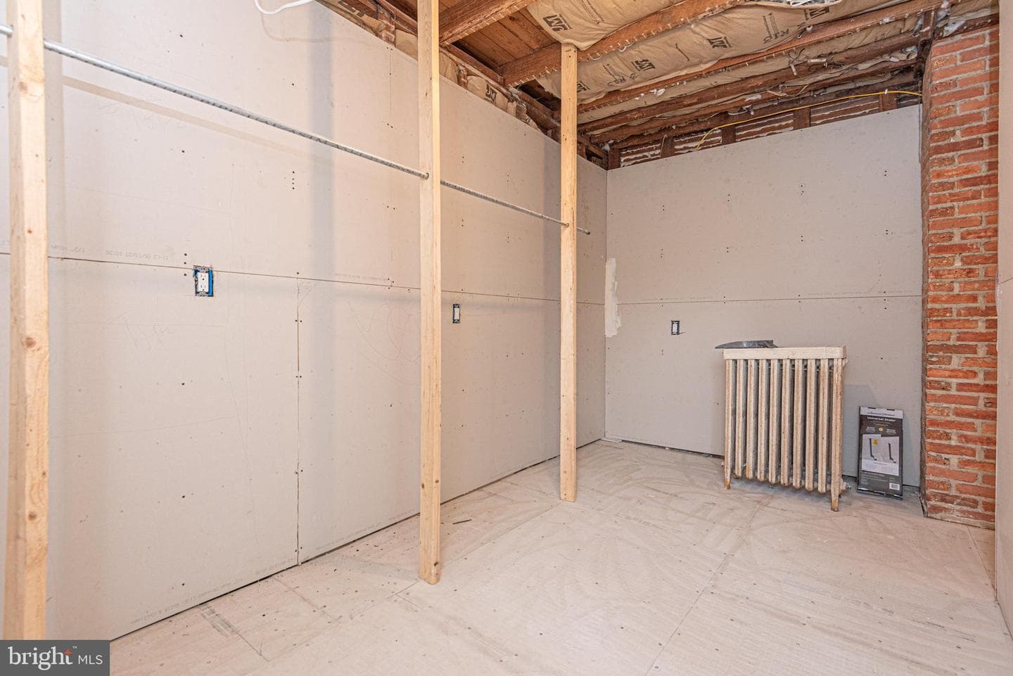 8318 Langmaid Road photo 83