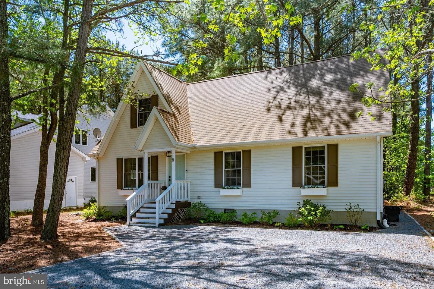8 Bridgewater Road photo 2