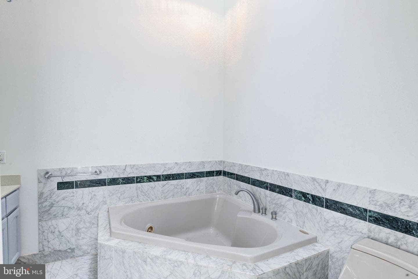 127 Nottingham Lane photo 49