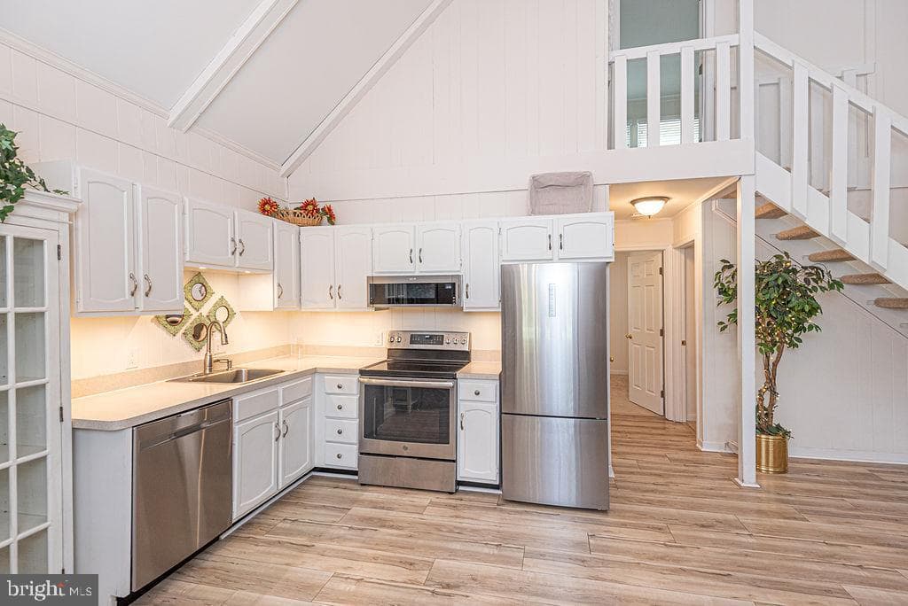 62 Newport Drive photo 13