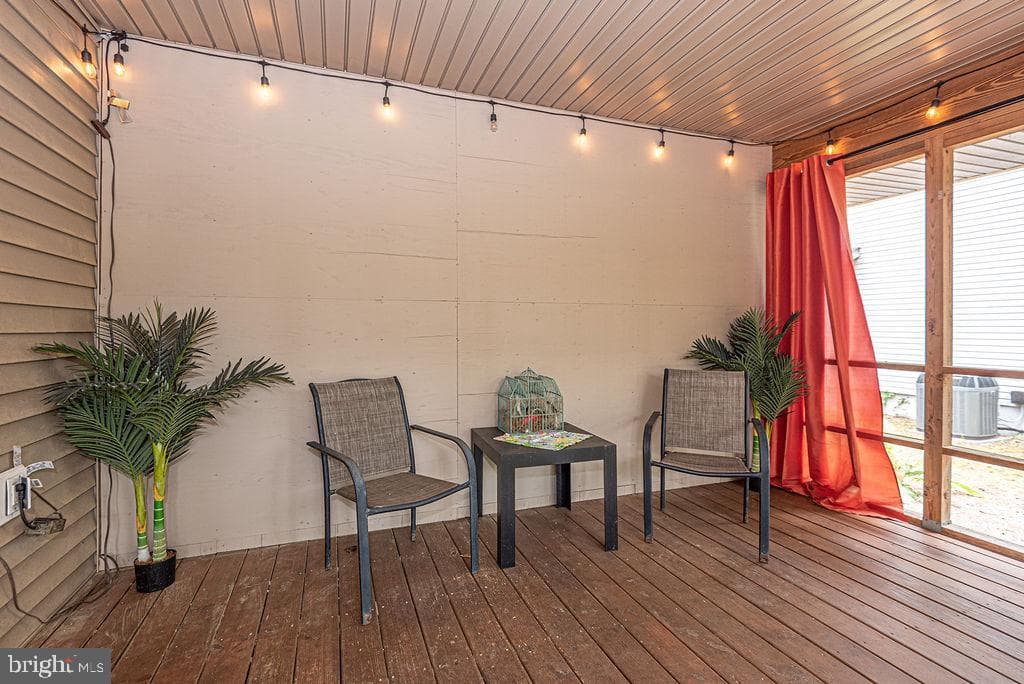 62 Newport Drive photo 22
