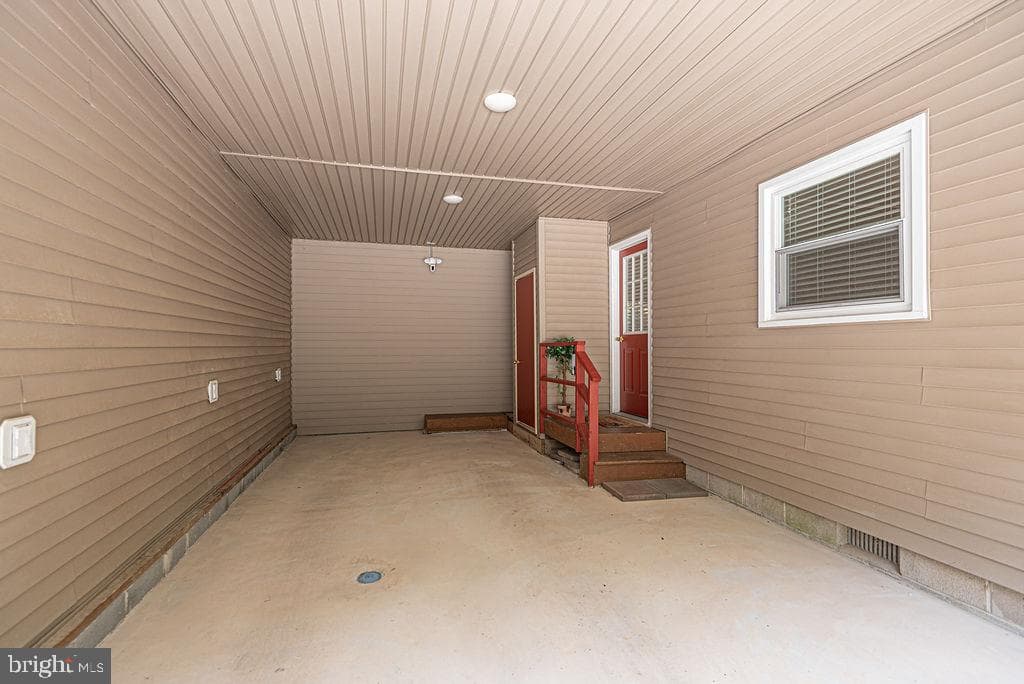 62 Newport Drive photo 29