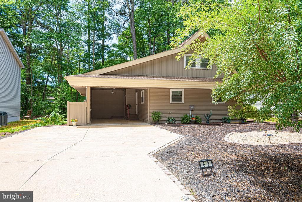 62 Newport Drive photo 31